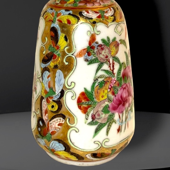 Vintage Chinese Rose Medallion Gilt Vase w/ Handpainted Flowers & Butterflies 6" - Picture 10 of 14